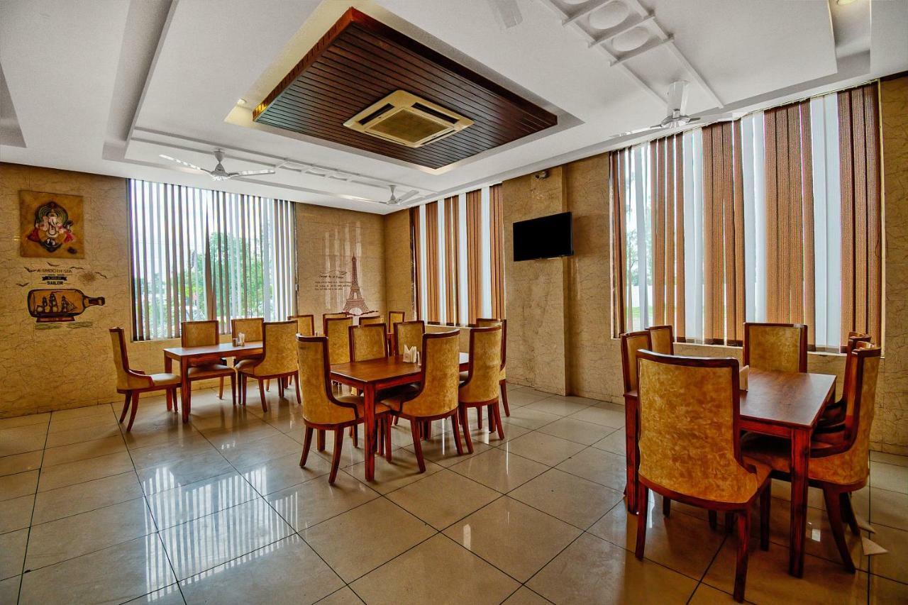 Capital O 40833 Maharaja Hotel & Restaurant Kashipur Exterior photo